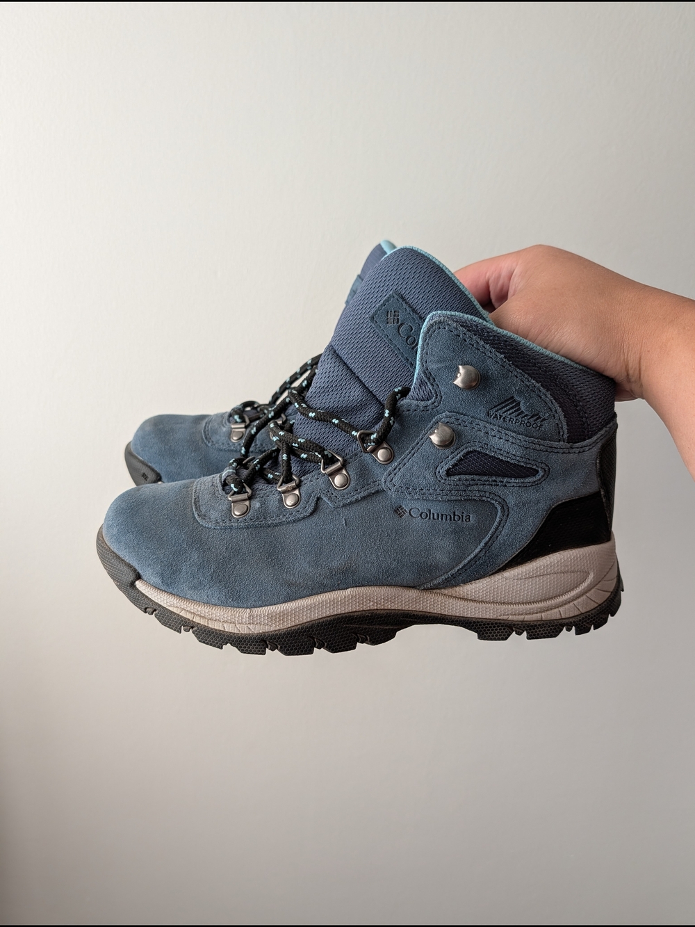 Columbia Blue Suede Hiking Boots